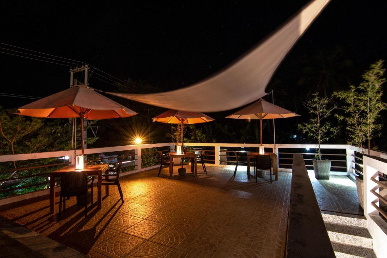 RedDoorz Premium @ Diva Lombok Resort Senggigi Zewnętrze zdjęcie