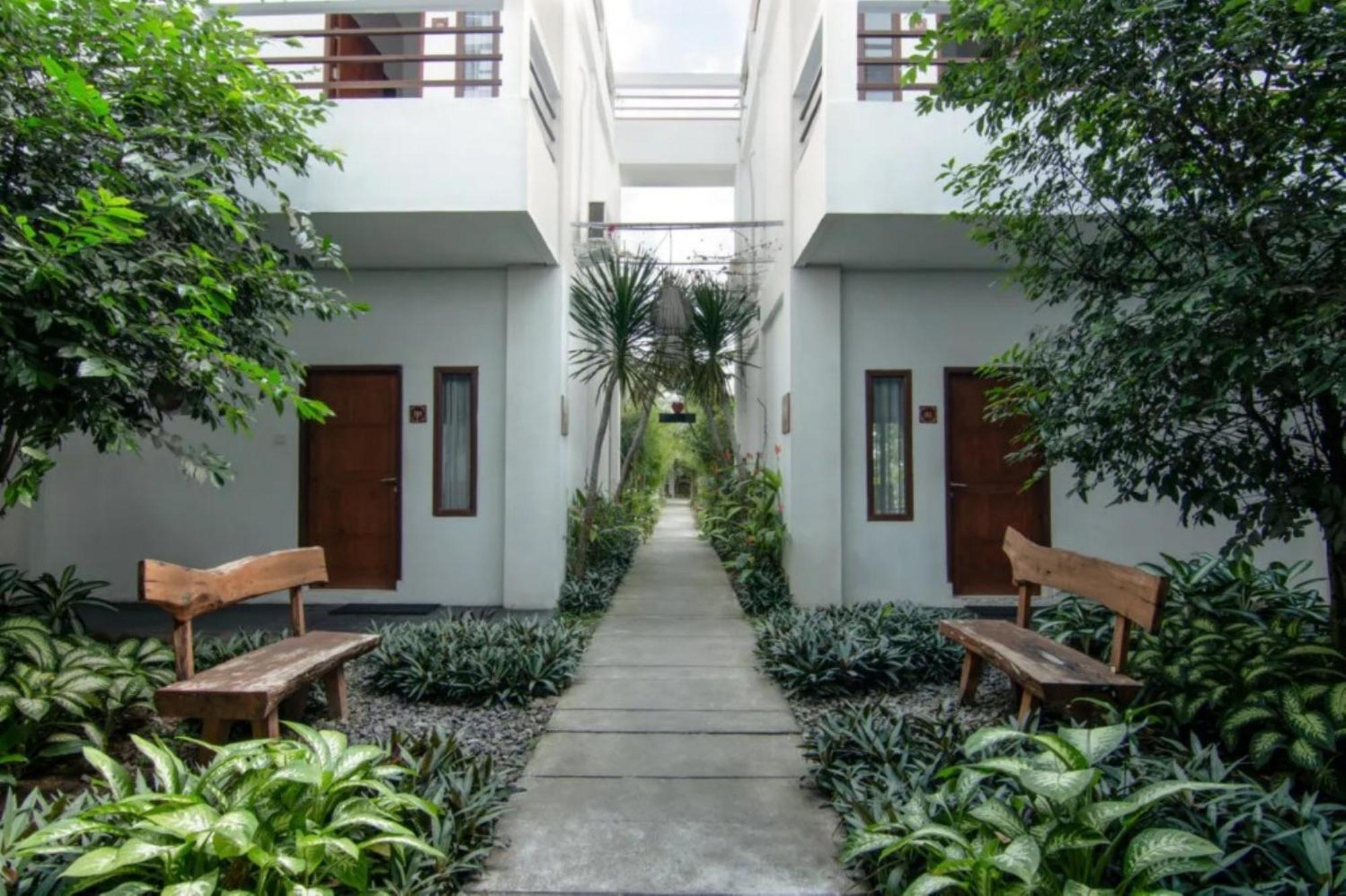 RedDoorz Premium @ Diva Lombok Resort Senggigi Zewnętrze zdjęcie