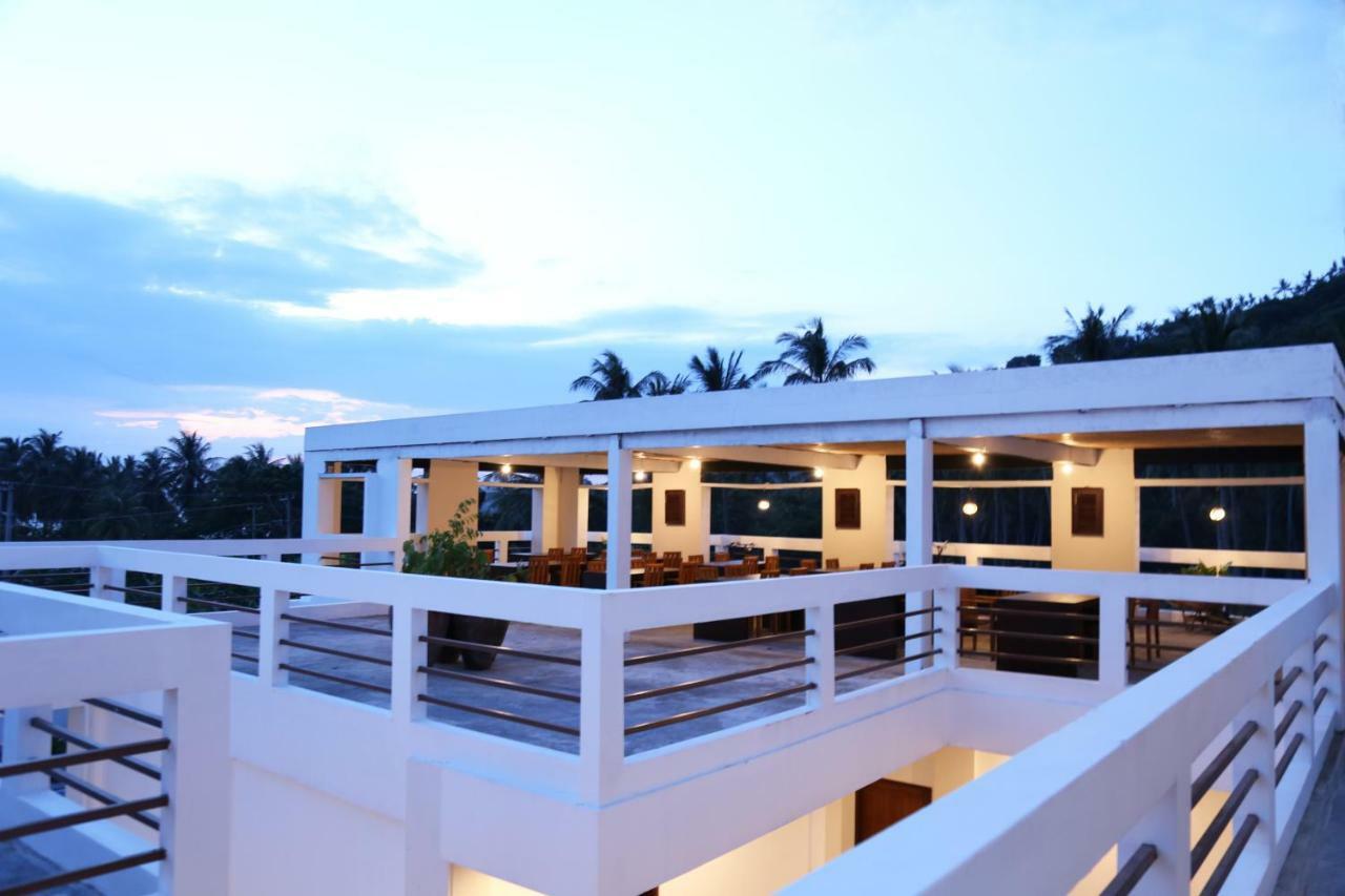 RedDoorz Premium @ Diva Lombok Resort Senggigi Zewnętrze zdjęcie